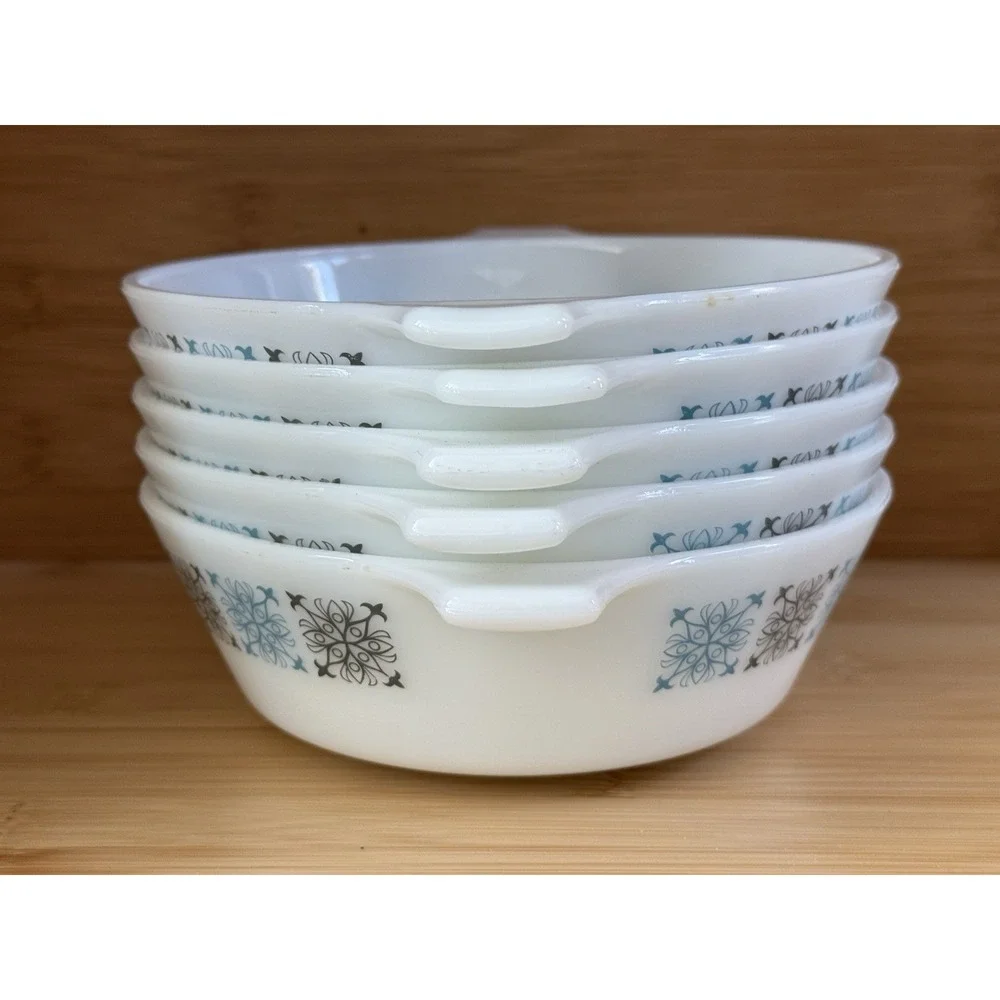 Vintage JAJ Pyrex Small 6